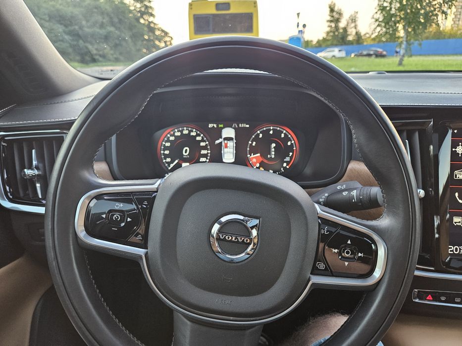 Volvo s90 inscription