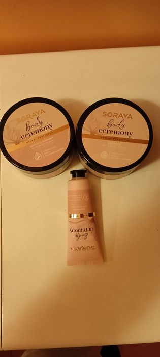 Nowe z metką zestawy kosmetyków Aurora oraz Soraya