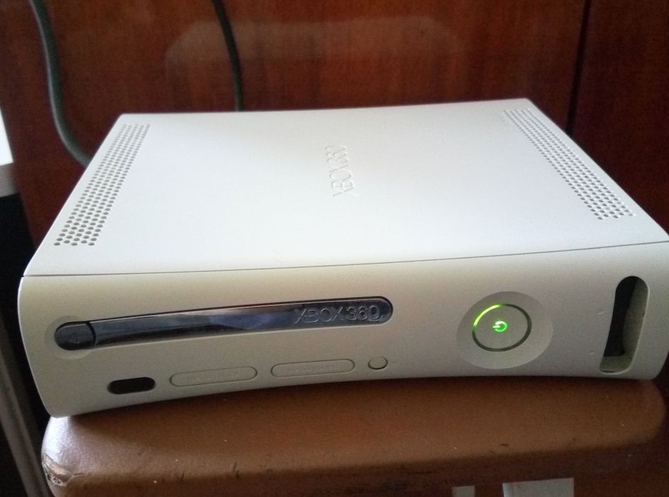 Продам приставку xbox