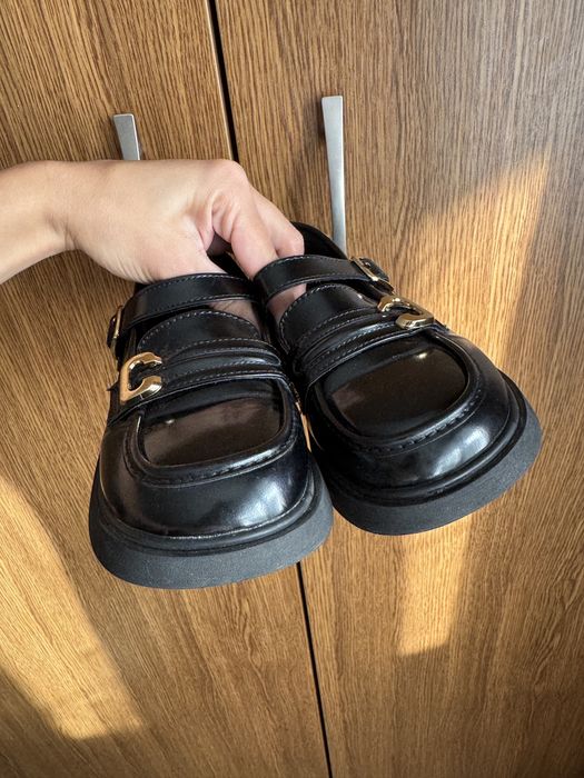 Туфлі на дівчинку