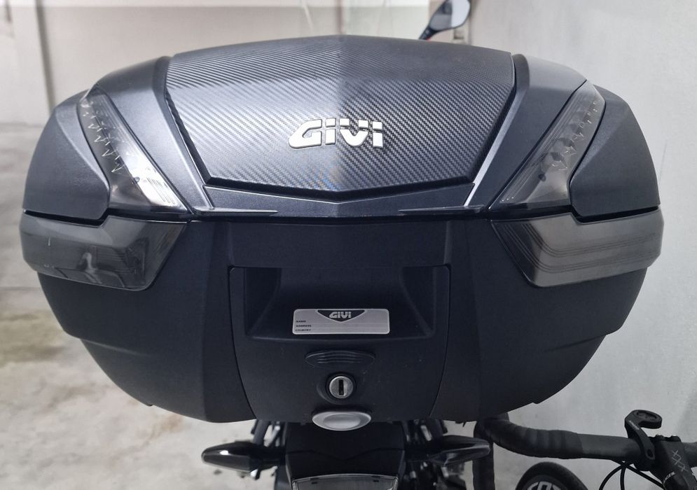 Top case GIVI V47
