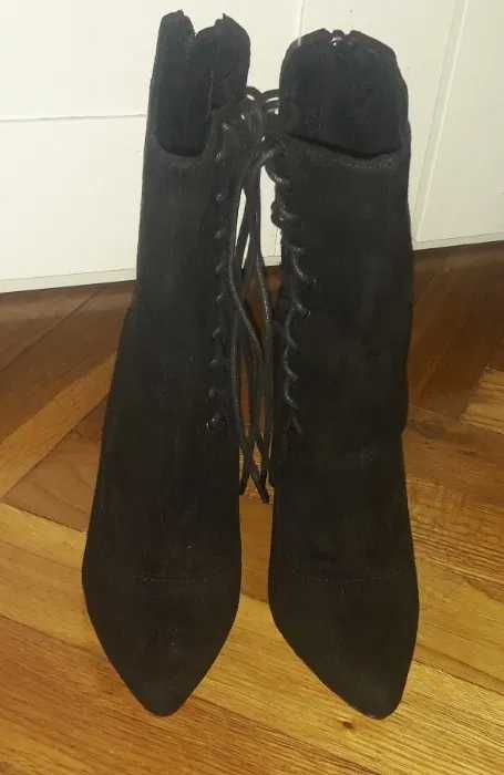 Czarne botki zamszowe sznurowane Vices 35 ZIP