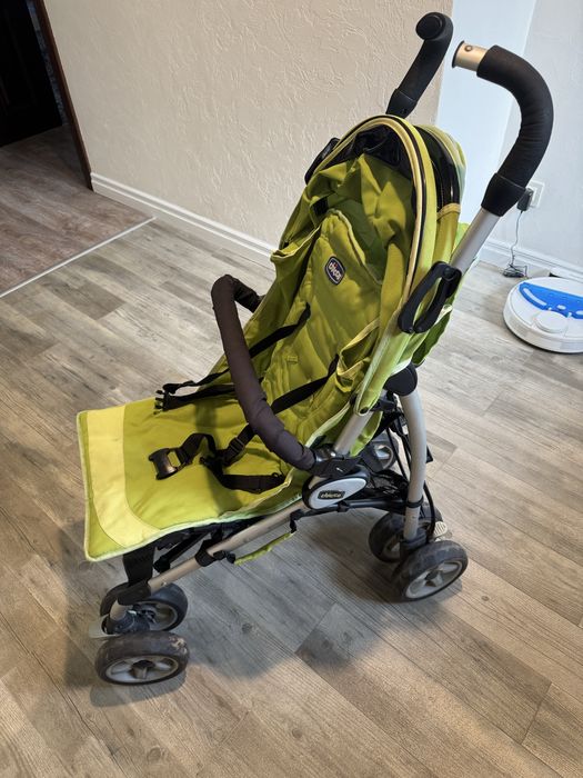 Прогулянкова коляска chicco