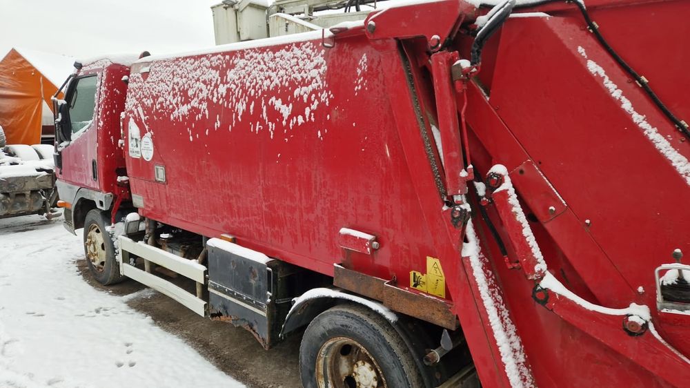 Zabudowa śmieciarki NTM Mitsubishi Canter z 2002