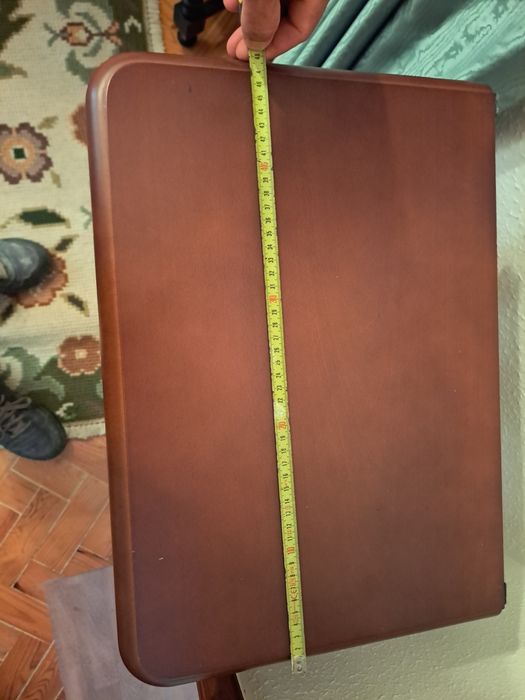 Mesa de apoio a sofá