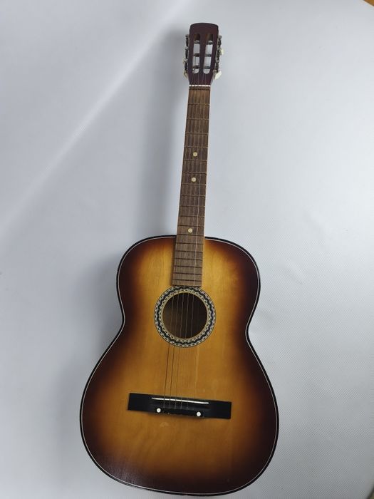 Gitara klasyczna tradycyjna metalowe struny statyw stojak gitarowy