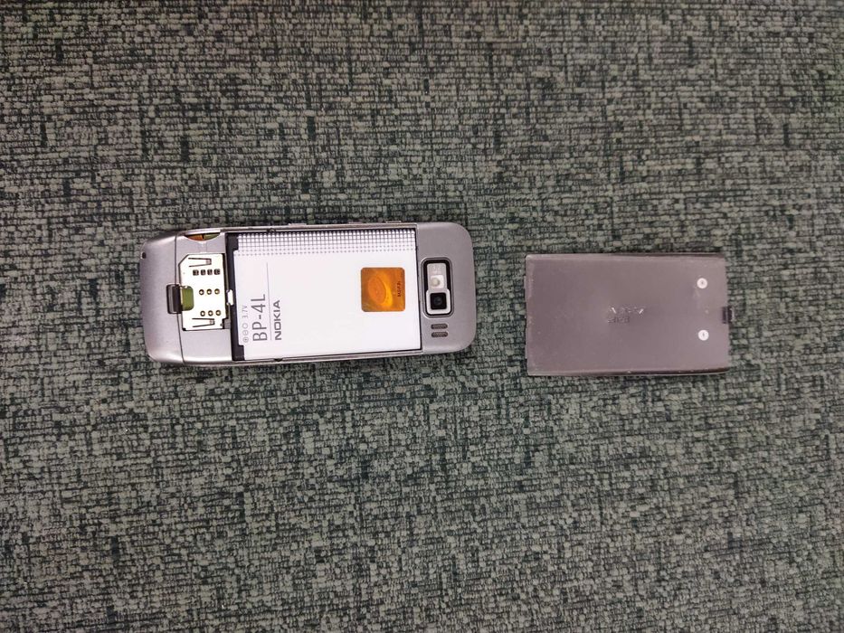 Telefon Nokia E52