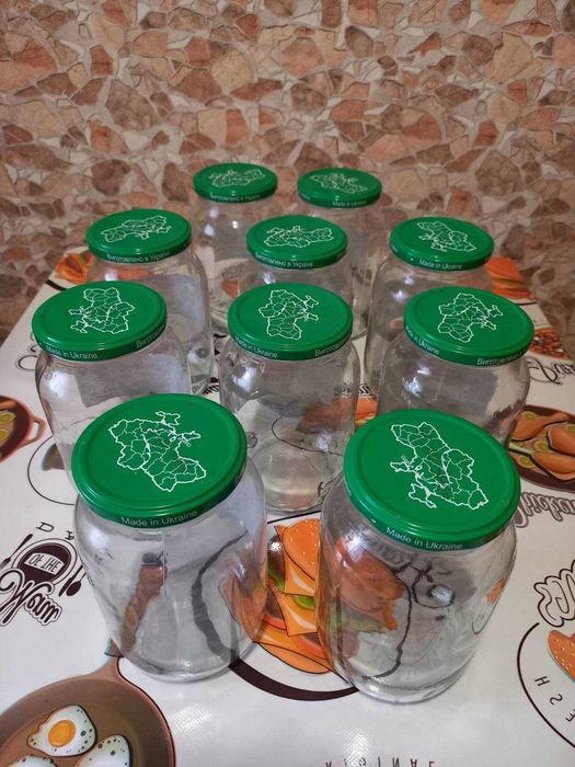 Продам банки с еврокрышками 1л, 0,5л,