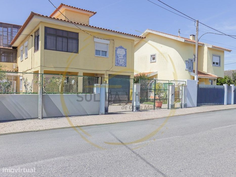 Moradia isolada T4 + T3 com garagem - Porto Salvo, Oeiras - 519.000€