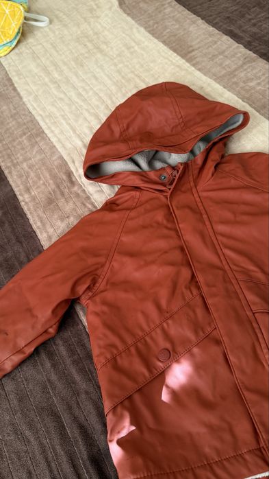 Віддам куртка дощовик на флісі Zara