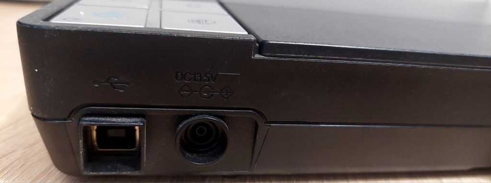 Б/В Сканер Epson Perfection V30 / сканує відмінно /
