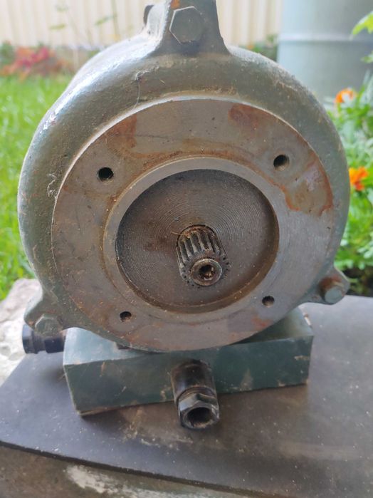 Електродвигун/ Електросерводвигун