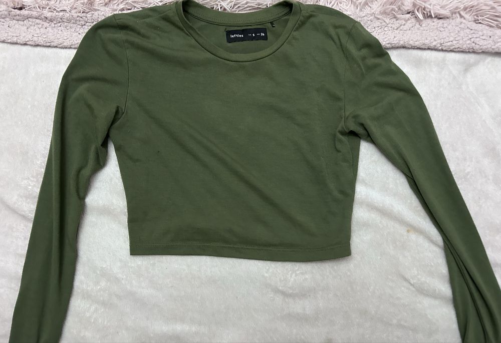 Top verde de mangas compridas