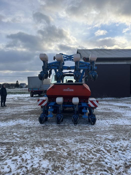 Siewnik kukurydzy monosem ng plus 8 rzedów talerzowy