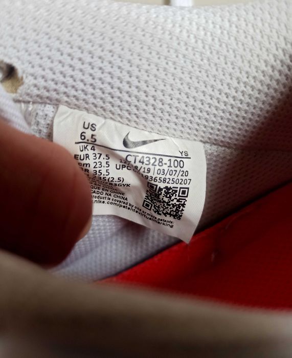 Damskie buty Nike WMNS Air Force 1 07 roz.37,5 SUPER STAN