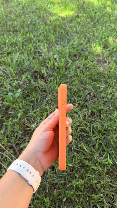 Ultimas capas disponiveis para iphone 17 pro Laranja
