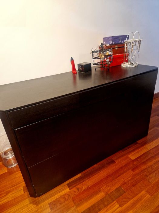 Mobilia de quarto com cama casal