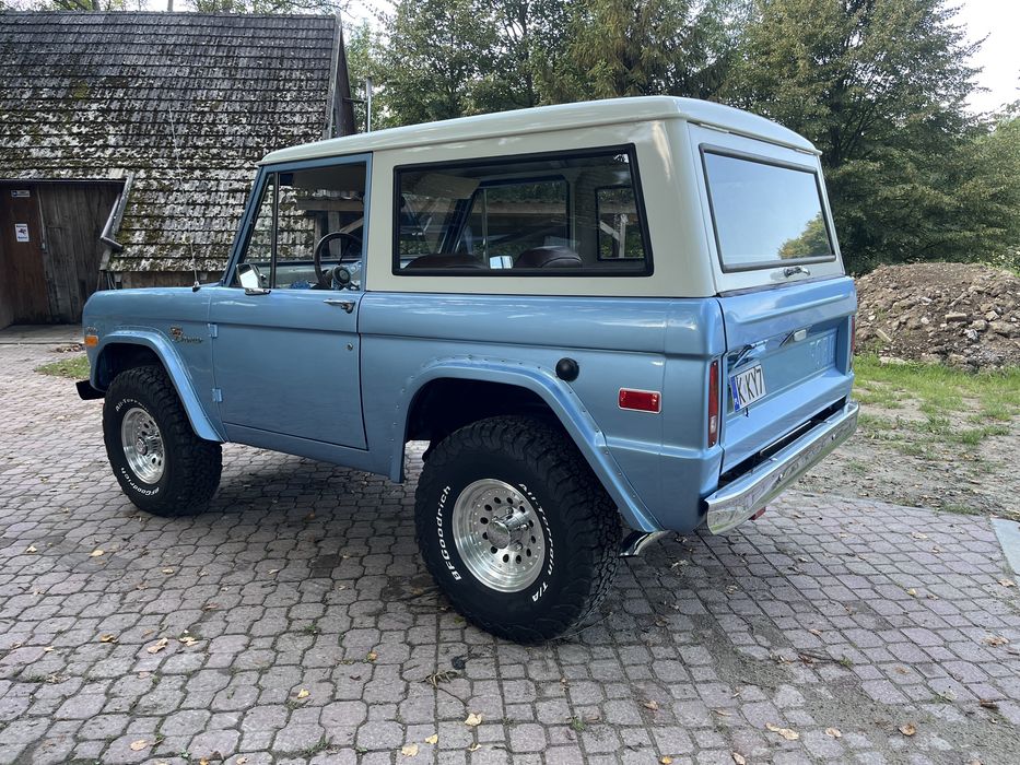 Ford Bronco v8 1971