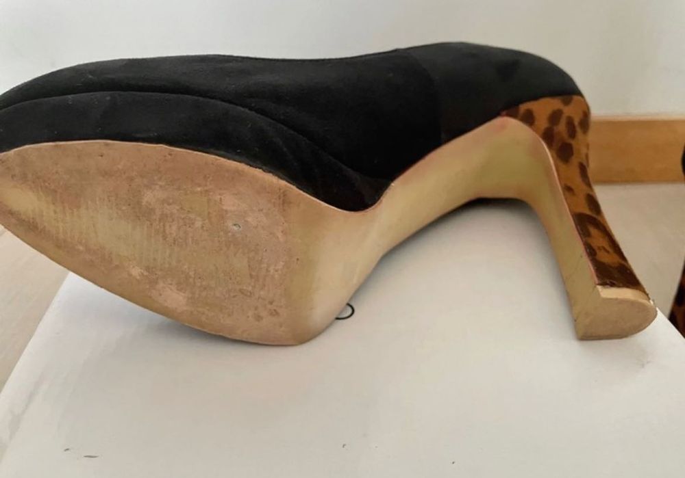 Sapato com tacão print animal