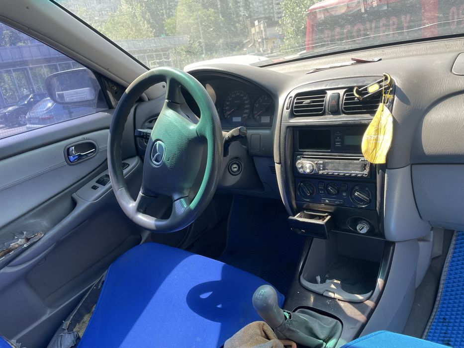 Mazda 626 2001рік 1,8 газ/бензин