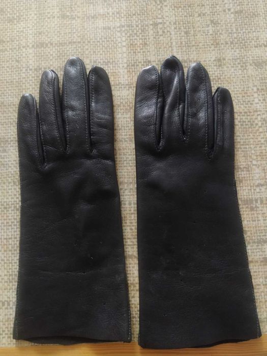 Damskie skórzane rękawiczki (samochodowe) . Rozmiar: 23 czarne