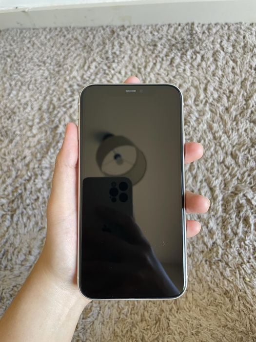 iPhone 11, excelente estado