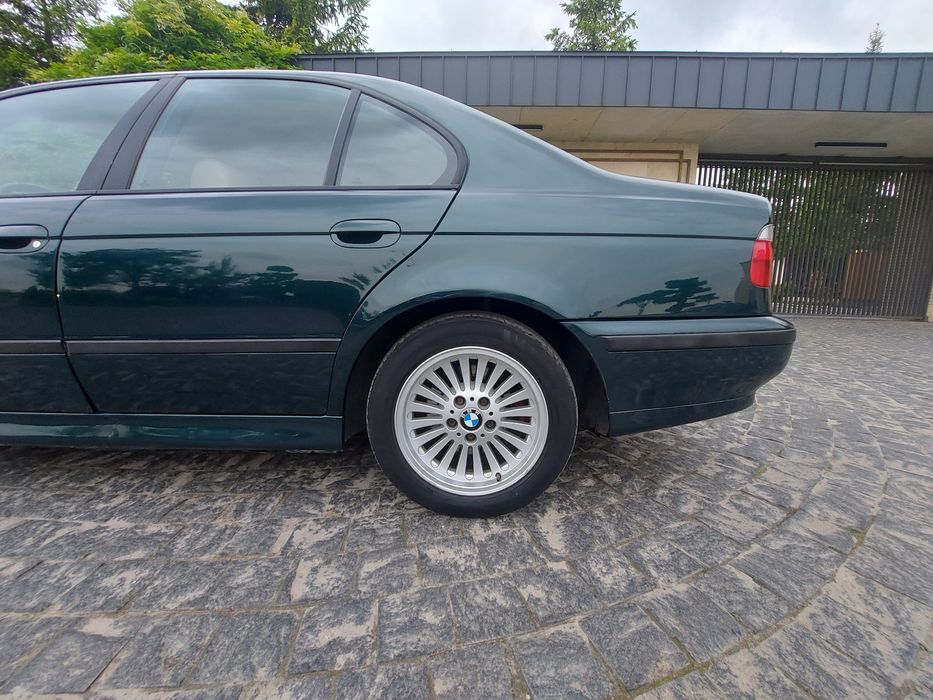 BMW 5-series e39 528i