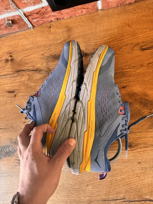Hoka Challenger ATR 6
