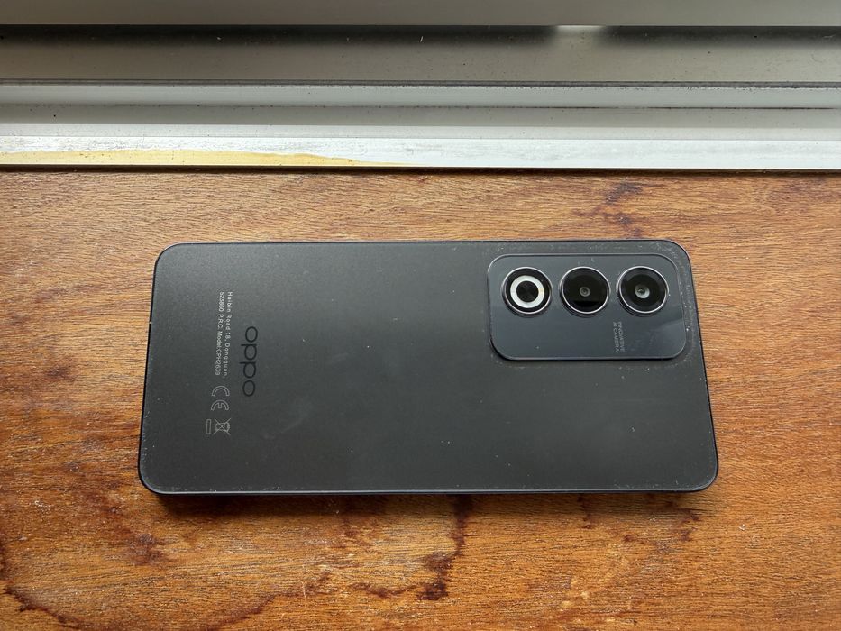 Oppo A80 256Gb como novo