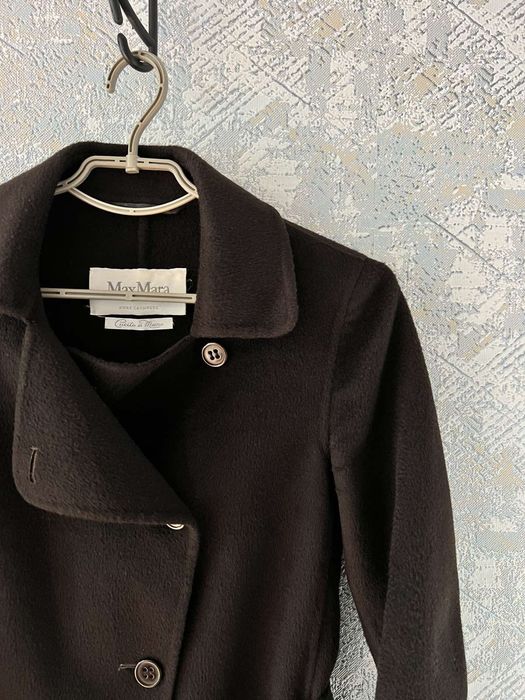 Полупальто Max Mara.