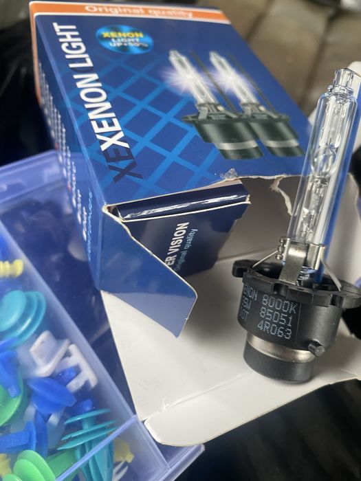 Xenon light d2s (8000k)