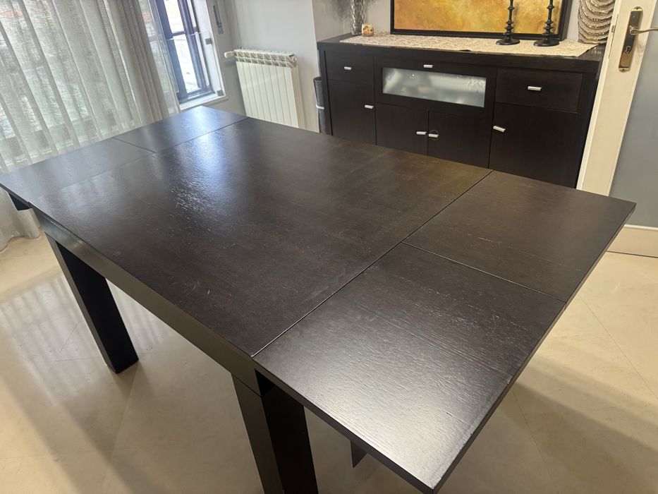 Mesa Jantar cor Wengue e 6 cadeiras cor bege