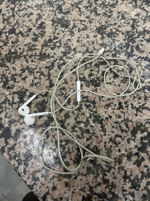 Oryginalne sluchawki douszne przewodowe Apple EarPods IPhone 15 Pro
