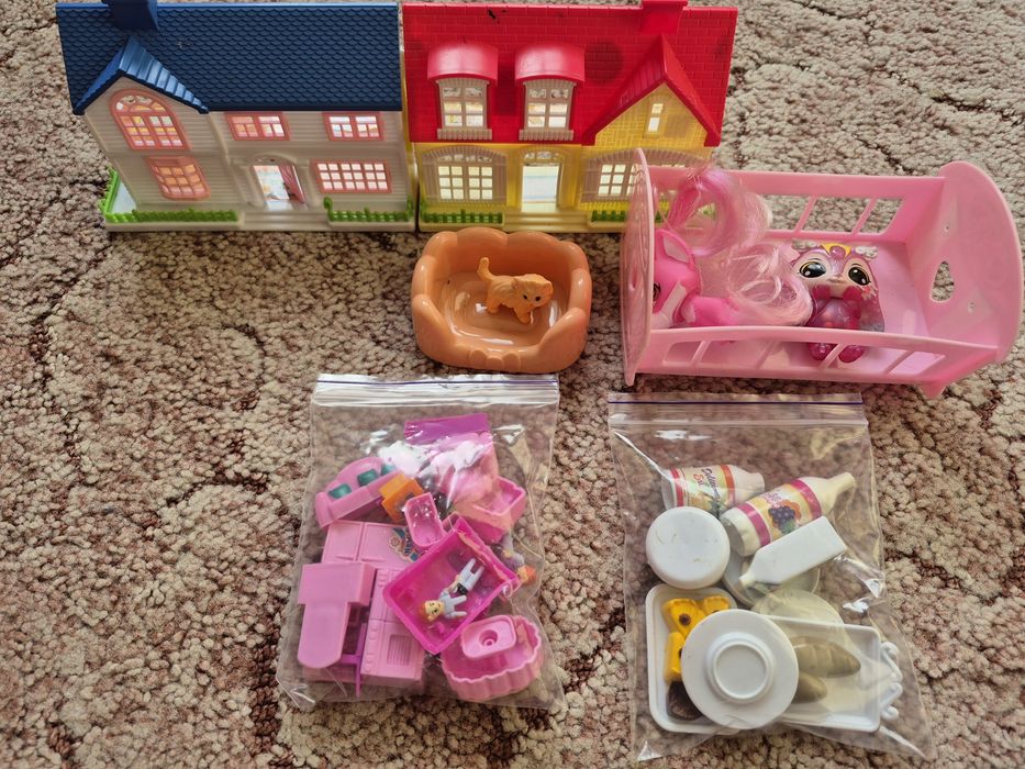 Лот іграшок для дівчинки