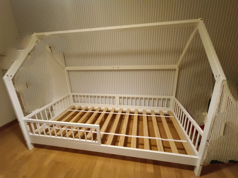 Cama de criança com colchão