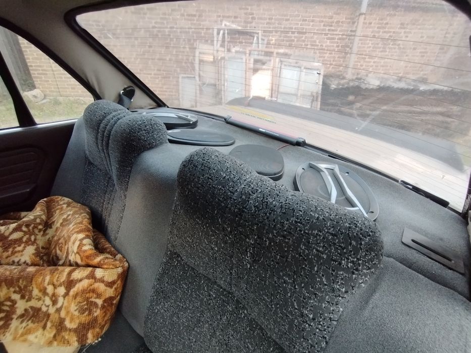 Разборка БМВ е30 по запчастям