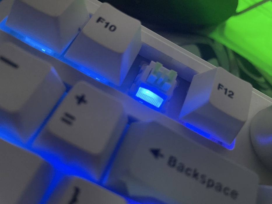 Aula f75, в наличии 4 шт.