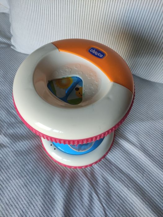 Brinquedo interativo com música Chicco