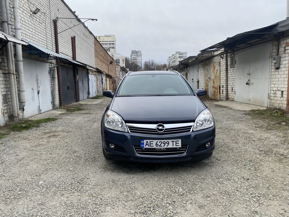 Продам Opel Astra H Молния Маквин
