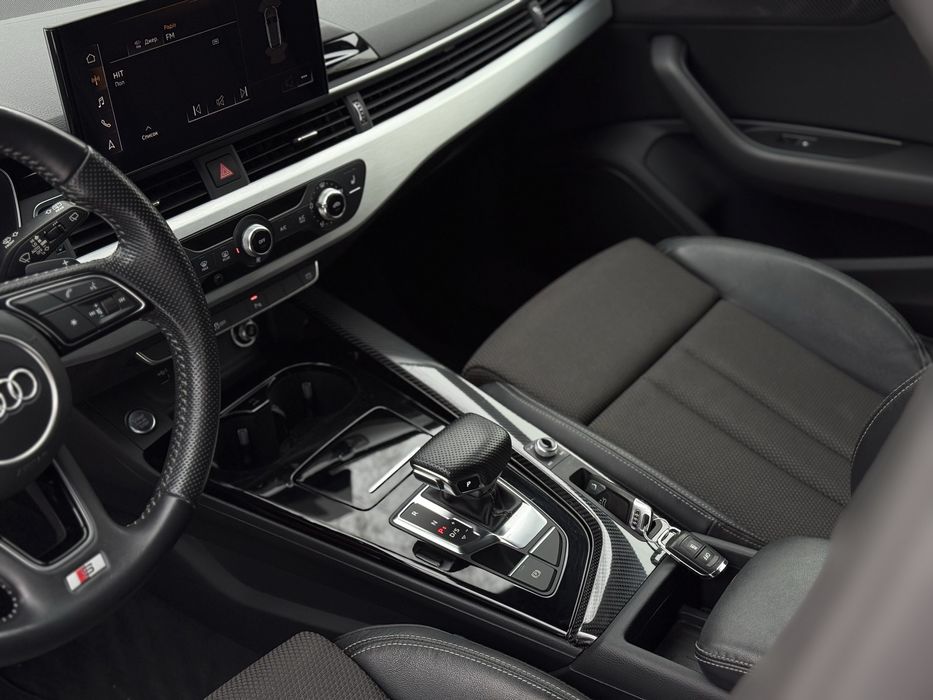 Audi A4 B9 Європа 3xS-Line 2.0TDI Без дтп, ориг.пробіг матрична оптика