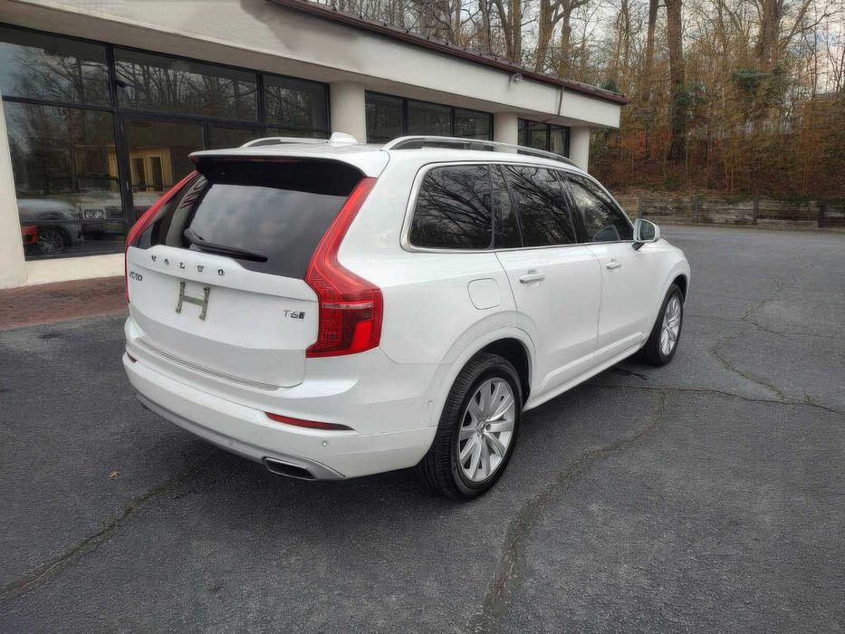 Volvo XC90 T6 Momentum      2019