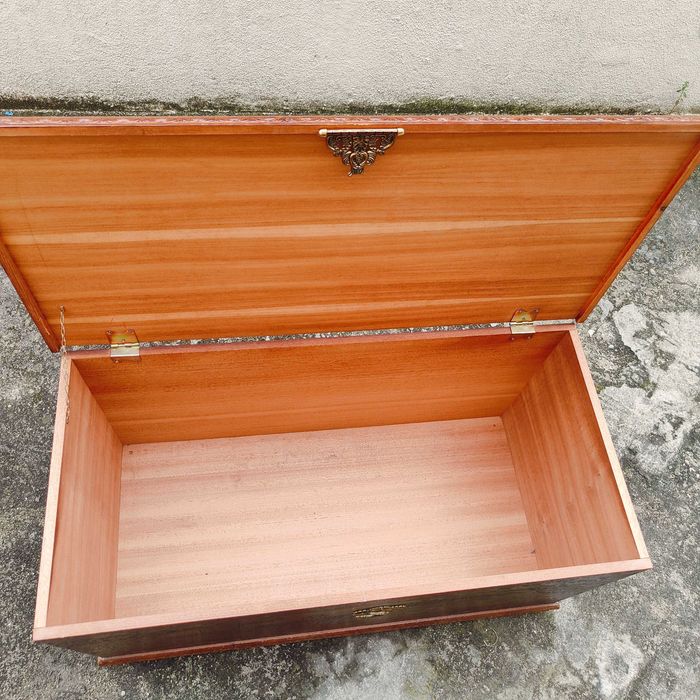 Arca Bau trabalhado em madeira maciça arrumação Baú