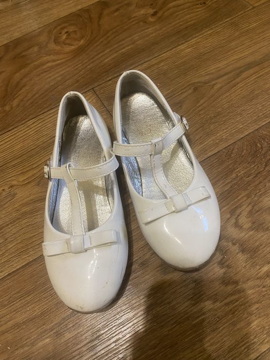 Туфлі лакові для дівчинки