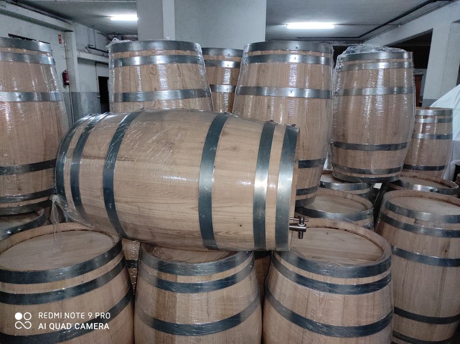 Pipos/Pipas/Barril/Barris/Barricas em Madeira