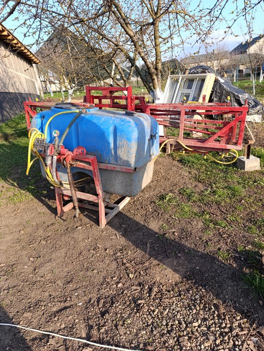 Оприскувач на 600 літрів