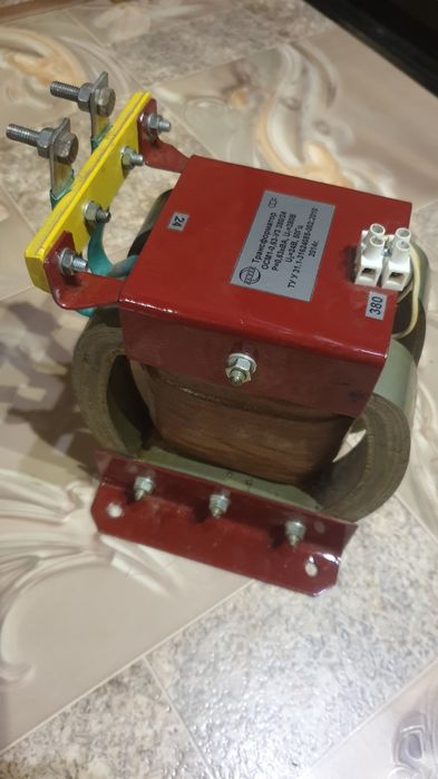 Трансформатор однофазный понижающий 380/24