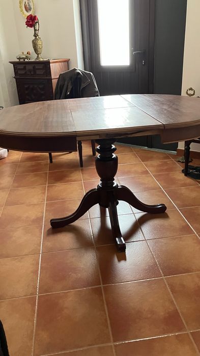 Conjunto mesa de madeira com 4 cadeiras