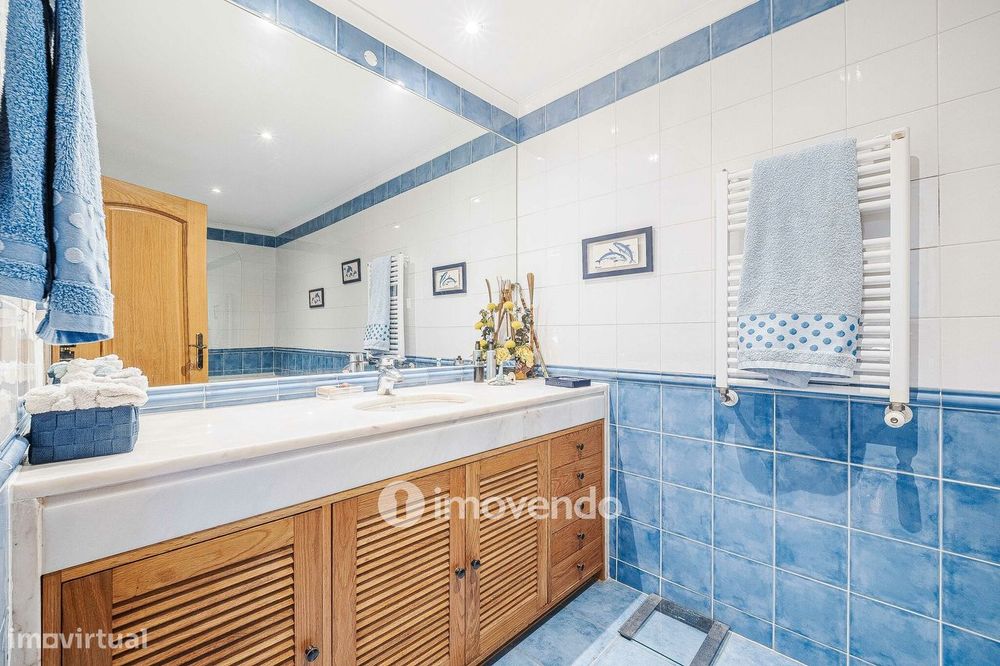 Apartamento T4 exclusivo, com estacionamento e terraço, em Belém