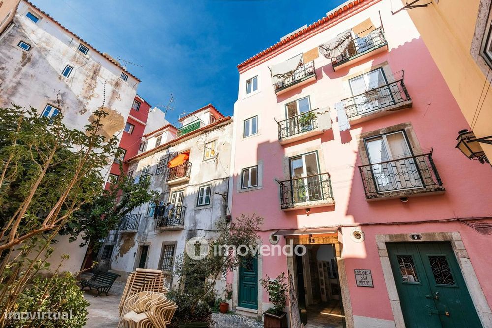 Apartamento T2 remodelado, no coração de Lisboa, em Alfama