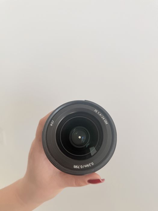 Обєктив sony fe 1.4 / 24 gm